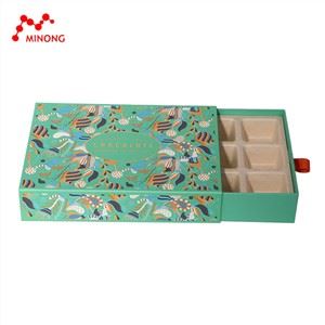 Pralinenschachteln mit Lebensmittelpapier